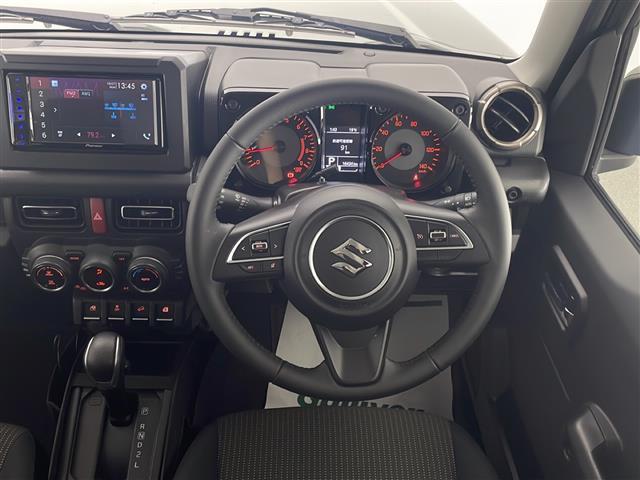 ジムニー ＸＣ　ディスプレイオーディオ　Ｂｌｕｅｔｏｏｔｈ　ＦＭ／ＡＭ　バックカメラ　クルーズコントロール　ドライブレコーダー　ＥＴＣ　オートライト　レーンキープ　衝突被害軽減ブレーキ　　電動格納ミラー（13枚目）