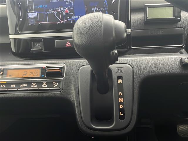 ワゴンＲ ハイブリッドＦＸ　禁煙車　ワンオーナー　純正ナビ　ヘッドアップディスプレイ　衝突軽減ブレーキ　アイドリングストップ　全周囲カメラ　横滑り防止装置　車線逸脱警報　スマートキー　スペア１本　ステアリングスイッチ　ＥＴＣ（8枚目）