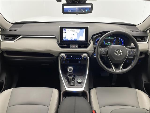 ＲＡＶ４ ハイブリッドＧ　禁煙車　トヨタセーフティセンス　純正９型ナビＴＶ　バックカメラ　アダプティブクルーズコントロール　レーンディパーチャーアラート　レザーシート　４ＷＤ　パワーバックドア　シートヒーター　スマートキー（2枚目）