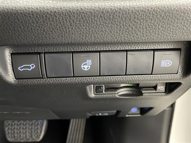 ＲＡＶ４ ハイブリッドＧ　禁煙車　トヨタセーフティセンス　純正９型ナビＴＶ　バックカメラ　アダプティブクルーズコントロール　レーンディパーチャーアラート　レザーシート　４ＷＤ　パワーバックドア　シートヒーター　スマートキー（7枚目）