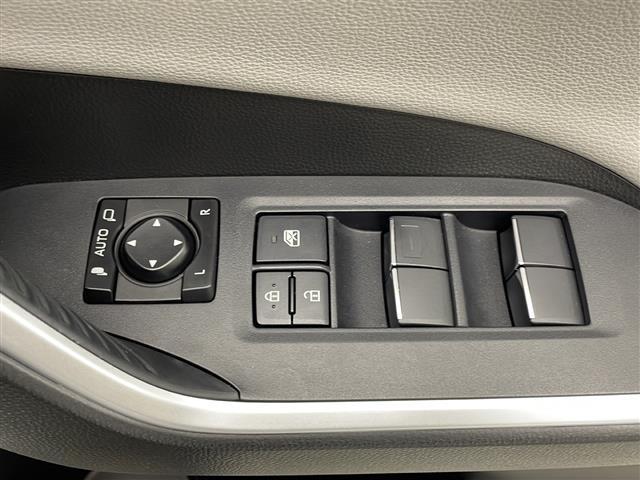 ＲＡＶ４ ハイブリッドＧ　禁煙車　トヨタセーフティセンス　純正９型ナビＴＶ　バックカメラ　アダプティブクルーズコントロール　レーンディパーチャーアラート　レザーシート　４ＷＤ　パワーバックドア　シートヒーター　スマートキー（15枚目）