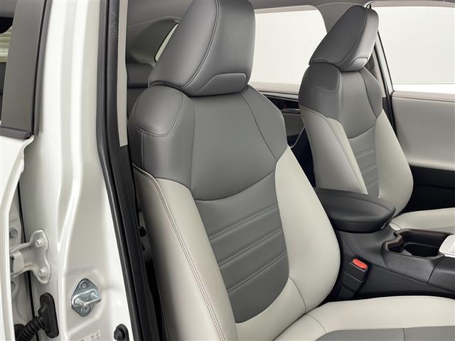ＲＡＶ４ ハイブリッドＧ　禁煙車　トヨタセーフティセンス　純正９型ナビＴＶ　バックカメラ　アダプティブクルーズコントロール　レーンディパーチャーアラート　レザーシート　４ＷＤ　パワーバックドア　シートヒーター　スマートキー（18枚目）