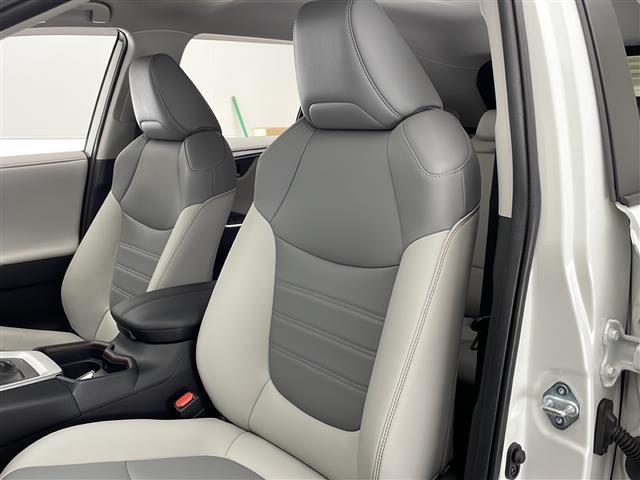 ＲＡＶ４ ハイブリッドＧ　禁煙車　トヨタセーフティセンス　純正９型ナビＴＶ　バックカメラ　アダプティブクルーズコントロール　レーンディパーチャーアラート　レザーシート　４ＷＤ　パワーバックドア　シートヒーター　スマートキー（19枚目）