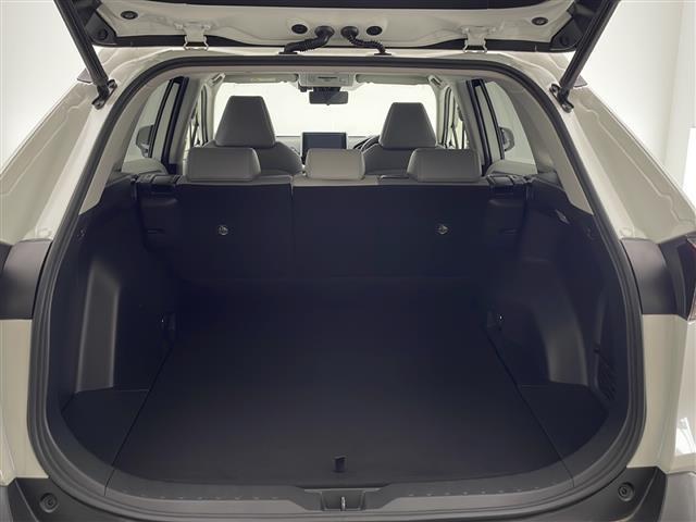 ＲＡＶ４ ハイブリッドＧ　禁煙車　トヨタセーフティセンス　純正９型ナビＴＶ　バックカメラ　アダプティブクルーズコントロール　レーンディパーチャーアラート　レザーシート　４ＷＤ　パワーバックドア　シートヒーター　スマートキー（22枚目）