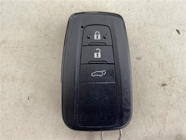 ＲＡＶ４ ハイブリッドＧ　禁煙車　トヨタセーフティセンス　純正９型ナビＴＶ　バックカメラ　アダプティブクルーズコントロール　レーンディパーチャーアラート　レザーシート　４ＷＤ　パワーバックドア　シートヒーター　スマートキー（33枚目）