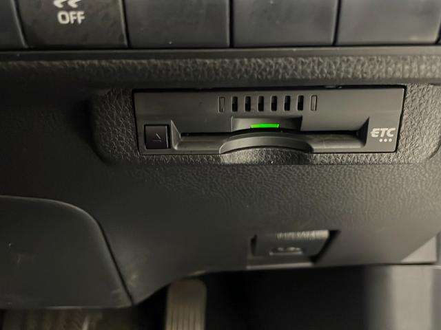 カローラスポーツ ハイブリッドＧ　Ｚ　禁煙車　トヨタセーフティセンス　純正ナビＴＶ　バックカメラ　モデリスタエアロ　社外前後ドライブレコーダー　純正１８インチアルミ　純正ＬＥＤオートライト　アダプティブクルーズコントロール　スマートキー（13枚目）