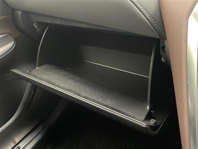 ハリアー Ｇ　禁煙　モデリスタエアロ　デジタルインナーミラー　トヨタセーフティーセンス　純正８型ディスプレイオーディオ　バックカメラ　ハーフレザーシート　パワーシート　電動リアゲート　ビルトインＥＴＣ　保証書　取説（17枚目）