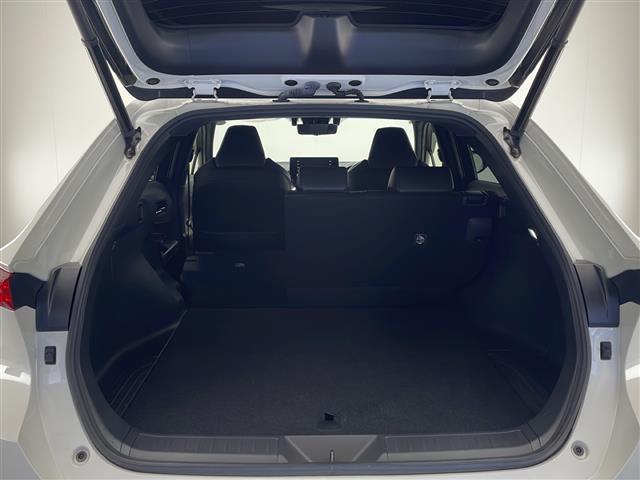 ハリアー Ｇ　禁煙　モデリスタエアロ　デジタルインナーミラー　トヨタセーフティーセンス　純正８型ディスプレイオーディオ　バックカメラ　ハーフレザーシート　パワーシート　電動リアゲート　ビルトインＥＴＣ　保証書　取説（24枚目）