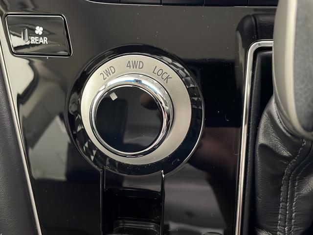 デリカＤ：５ Ｇ　パワーパッケージ　禁煙　ｅ－アシスト　純正１０．１型ＳＤナビ　フルセグＴＶ　全方位カメラ　両側パワースライドドア　電動サイドステップ　パワーバックドア　パワーシート　パワーシート　ＬＥＤヘッドライト　純正１８インチＡＷ（9枚目）