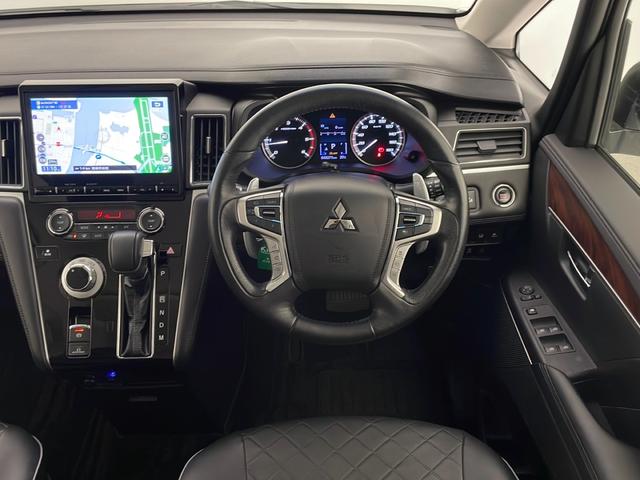 デリカＤ：５ Ｇ　パワーパッケージ　禁煙　ｅ－アシスト　純正１０．１型ＳＤナビ　フルセグＴＶ　全方位カメラ　両側パワースライドドア　電動サイドステップ　パワーバックドア　パワーシート　パワーシート　ＬＥＤヘッドライト　純正１８インチＡＷ（13枚目）