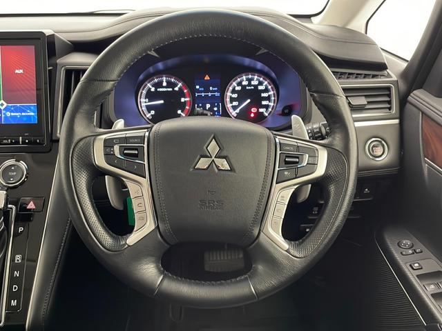 デリカＤ：５ Ｇ　パワーパッケージ　禁煙　ｅ－アシスト　純正１０．１型ＳＤナビ　フルセグＴＶ　全方位カメラ　両側パワースライドドア　電動サイドステップ　パワーバックドア　パワーシート　パワーシート　ＬＥＤヘッドライト　純正１８インチＡＷ（14枚目）