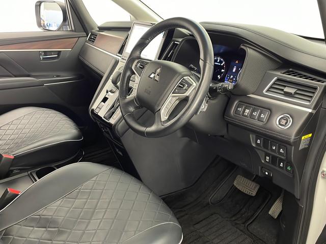 デリカＤ：５ Ｇ　パワーパッケージ　禁煙　ｅ－アシスト　純正１０．１型ＳＤナビ　フルセグＴＶ　全方位カメラ　両側パワースライドドア　電動サイドステップ　パワーバックドア　パワーシート　パワーシート　ＬＥＤヘッドライト　純正１８インチＡＷ（18枚目）