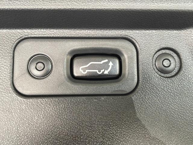 デリカＤ：５ Ｇ　パワーパッケージ　禁煙　ｅ－アシスト　純正１０．１型ＳＤナビ　フルセグＴＶ　全方位カメラ　両側パワースライドドア　電動サイドステップ　パワーバックドア　パワーシート　パワーシート　ＬＥＤヘッドライト　純正１８インチＡＷ（26枚目）