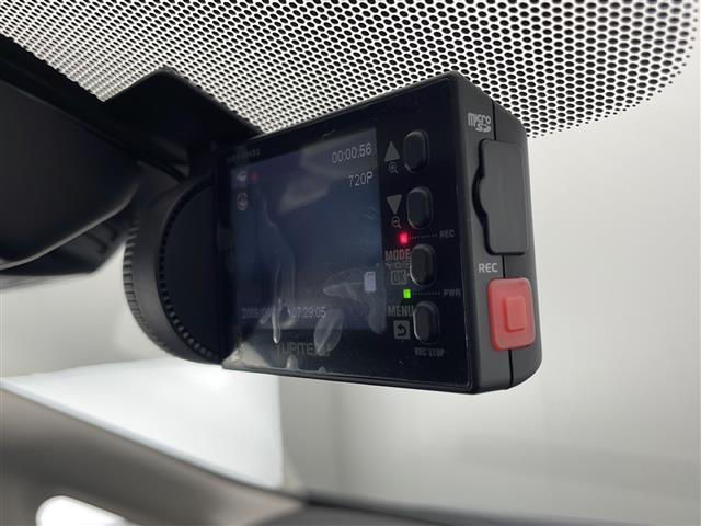 ノート ｅ－パワー　Ｘ　禁煙車　エマージェンシーブレーキ　純正ナビＴＶ　アラウンドビューモニター　レーンディパーチャーアラート　クリアランスソナー　オートエアコン　インテリジェントキー　プッシュエンジンスタート（11枚目）