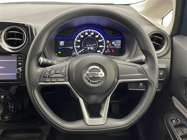 ノート ｅ－パワー　Ｘ　禁煙車　エマージェンシーブレーキ　純正ナビＴＶ　アラウンドビューモニター　レーンディパーチャーアラート　クリアランスソナー　オートエアコン　インテリジェントキー　プッシュエンジンスタート（14枚目）