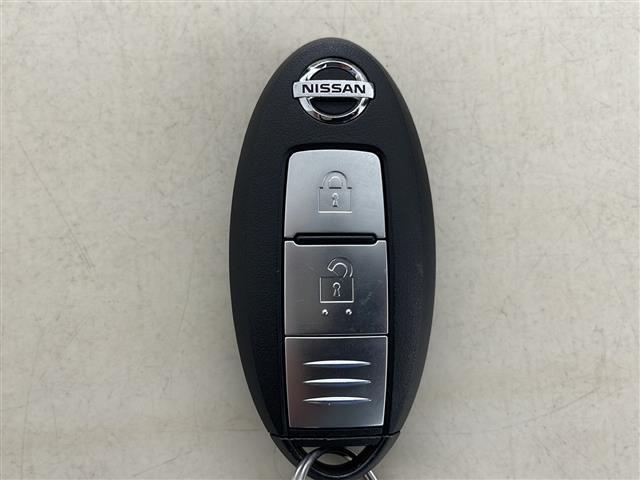 ノート ｅ－パワー　Ｘ　禁煙車　エマージェンシーブレーキ　純正ナビＴＶ　アラウンドビューモニター　レーンディパーチャーアラート　クリアランスソナー　オートエアコン　インテリジェントキー　プッシュエンジンスタート（33枚目）