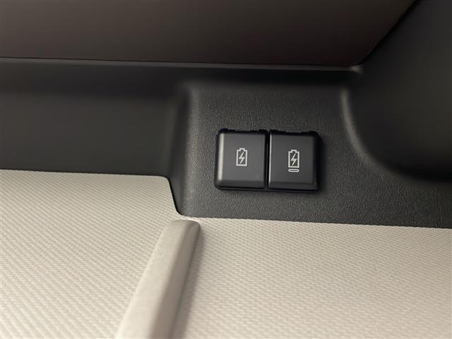 スペーシア ハイブリッドＸ　禁煙車　衝突被害軽減ブレーキ　両側電動スライドドア　エネチャージ　前席シートヒーター　オートエアコン　　ウインカードアミラー　スマートキー　プッシュエンジンスタート　リアプライバシー　電動格納ミラー（9枚目）