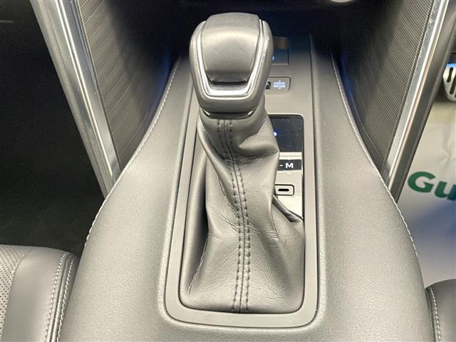 ハリアー Ｚ　レザーパッケージ　禁煙車　トヨタセーフティセンス　純正１２．３型ディスプレイオーディオナビＴＶ　純正ＪＢＬプレミアムサウンドシステム　パノラミックビューモニター　黒本革シート　アダプティブクルーズコントロール　ＥＴＣ（8枚目）