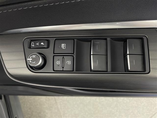 ハリアー Ｚ　レザーパッケージ　禁煙車　トヨタセーフティセンス　純正１２．３型ディスプレイオーディオナビＴＶ　純正ＪＢＬプレミアムサウンドシステム　パノラミックビューモニター　黒本革シート　アダプティブクルーズコントロール　ＥＴＣ（15枚目）