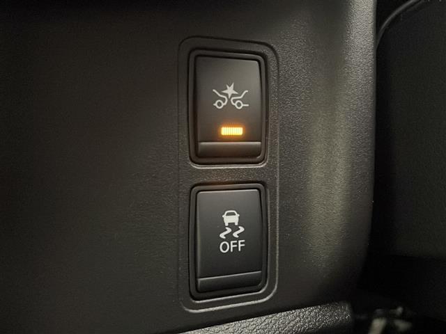 セレナ e-パワー ハイウェイスターV 禁煙車 純正9型ナビ CD DVD BTオーディオ フルセグTV 全方位カメラ クルーズコントロール 両側パワースライドドア ステアリングヒーター 前席シートヒーター ドライブレコーダー ETC(7枚目)