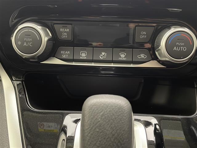 セレナ e-パワー ハイウェイスターV 禁煙車 純正9型ナビ CD DVD BTオーディオ フルセグTV 全方位カメラ クルーズコントロール 両側パワースライドドア ステアリングヒーター 前席シートヒーター ドライブレコーダー ETC(8枚目)