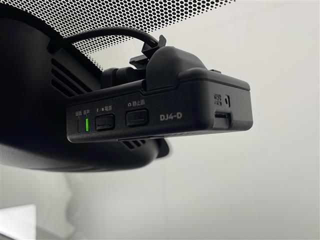 セレナ e-パワー ハイウェイスターV 禁煙車 純正9型ナビ CD DVD BTオーディオ フルセグTV 全方位カメラ クルーズコントロール 両側パワースライドドア ステアリングヒーター 前席シートヒーター ドライブレコーダー ETC(10枚目)