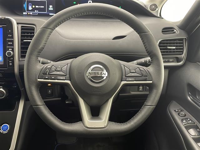 セレナ e-パワー ハイウェイスターV 禁煙車 純正9型ナビ CD DVD BTオーディオ フルセグTV 全方位カメラ クルーズコントロール 両側パワースライドドア ステアリングヒーター 前席シートヒーター ドライブレコーダー ETC(14枚目)