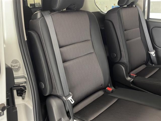 セレナ e-パワー ハイウェイスターV 禁煙車 純正9型ナビ CD DVD BTオーディオ フルセグTV 全方位カメラ クルーズコントロール 両側パワースライドドア ステアリングヒーター 前席シートヒーター ドライブレコーダー ETC(21枚目)