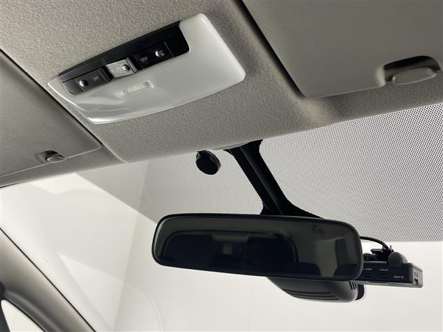 セレナ e-パワー ハイウェイスターV 禁煙車 純正9型ナビ CD DVD BTオーディオ フルセグTV 全方位カメラ クルーズコントロール 両側パワースライドドア ステアリングヒーター 前席シートヒーター ドライブレコーダー ETC(27枚目)