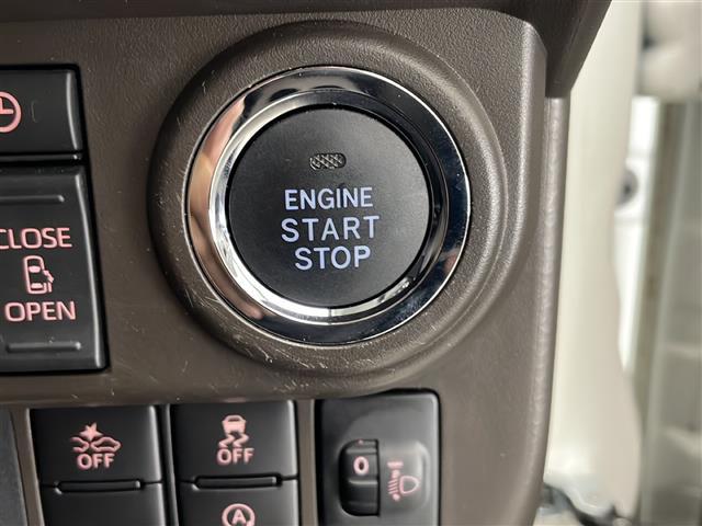 ルーミー G 禁煙車 衝突被害軽減ブレーキ 社外ディスプレイオーディオ 両側電動スライドドア オートマチックハイビーム クリアランスソナー オートエアコン 前席シートヒーター 純正LEDオートライト スマートキー(4枚目)