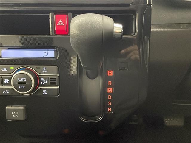 ルーミー G 禁煙車 衝突被害軽減ブレーキ 社外ディスプレイオーディオ 両側電動スライドドア オートマチックハイビーム クリアランスソナー オートエアコン 前席シートヒーター 純正LEDオートライト スマートキー(6枚目)