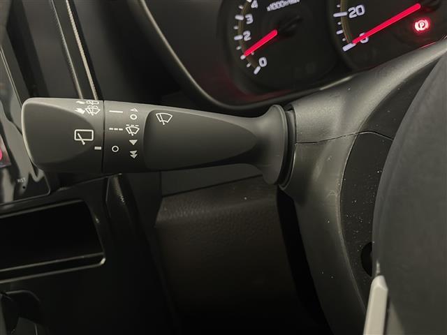 ルーミー G 禁煙車 衝突被害軽減ブレーキ 社外ディスプレイオーディオ 両側電動スライドドア オートマチックハイビーム クリアランスソナー オートエアコン 前席シートヒーター 純正LEDオートライト スマートキー(13枚目)