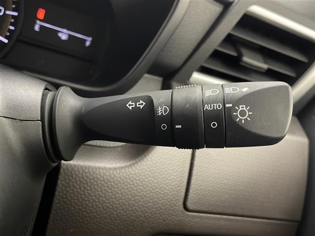 ルーミー G 禁煙車 衝突被害軽減ブレーキ 社外ディスプレイオーディオ 両側電動スライドドア オートマチックハイビーム クリアランスソナー オートエアコン 前席シートヒーター 純正LEDオートライト スマートキー(14枚目)