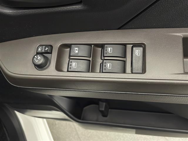 ルーミー G 禁煙車 衝突被害軽減ブレーキ 社外ディスプレイオーディオ 両側電動スライドドア オートマチックハイビーム クリアランスソナー オートエアコン 前席シートヒーター 純正LEDオートライト スマートキー(15枚目)