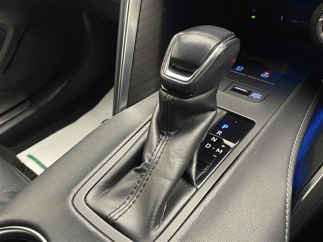 ハリアー Ｚ　レザーパッケージ　禁煙車　トヨタセーフティセンス　純正１２．３型ディスプレイオーディオナビＴＶ　純正ＪＢＬプレミアムサウンドシステム　黒本革シート　アダプティブクルーズコントロール　レーンディパーチャーアラート　ＥＴＣ（9枚目）