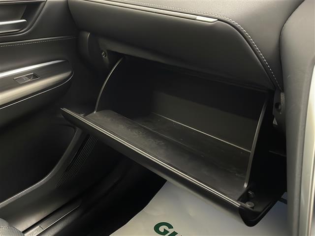 ハリアー Ｚ　レザーパッケージ　禁煙車　トヨタセーフティセンス　純正１２．３型ディスプレイオーディオナビＴＶ　純正ＪＢＬプレミアムサウンドシステム　黒本革シート　アダプティブクルーズコントロール　レーンディパーチャーアラート　ＥＴＣ（16枚目）