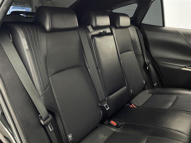 ハリアー Ｚ　レザーパッケージ　禁煙車　トヨタセーフティセンス　純正１２．３型ディスプレイオーディオナビＴＶ　純正ＪＢＬプレミアムサウンドシステム　黒本革シート　アダプティブクルーズコントロール　レーンディパーチャーアラート　ＥＴＣ（20枚目）