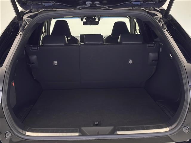 ハリアー Ｚ　レザーパッケージ　禁煙車　トヨタセーフティセンス　純正１２．３型ディスプレイオーディオナビＴＶ　純正ＪＢＬプレミアムサウンドシステム　黒本革シート　アダプティブクルーズコントロール　レーンディパーチャーアラート　ＥＴＣ（22枚目）