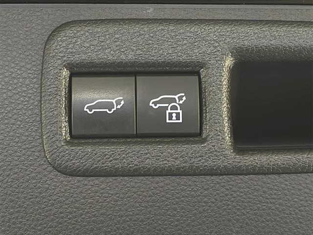 ハリアー Ｚ　レザーパッケージ　禁煙車　トヨタセーフティセンス　純正１２．３型ディスプレイオーディオナビＴＶ　純正ＪＢＬプレミアムサウンドシステム　黒本革シート　アダプティブクルーズコントロール　レーンディパーチャーアラート　ＥＴＣ（25枚目）