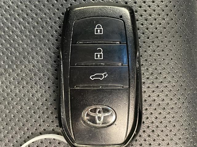 ハリアー Ｚ　レザーパッケージ　禁煙車　トヨタセーフティセンス　純正１２．３型ディスプレイオーディオナビＴＶ　純正ＪＢＬプレミアムサウンドシステム　黒本革シート　アダプティブクルーズコントロール　レーンディパーチャーアラート　ＥＴＣ（33枚目）