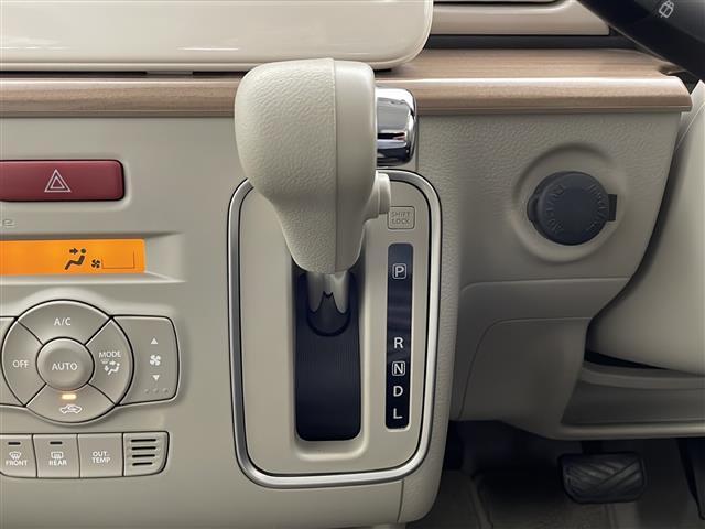 アルトラパン X 禁煙車 衝突被害軽減ブレーキ 社外ナビTV 純正ビルトインETC 純正キセノンオートライト 純正セキュリティアラーム シートヒーター オートエアコン プッシュエンジンスタート スマートキー(9枚目)