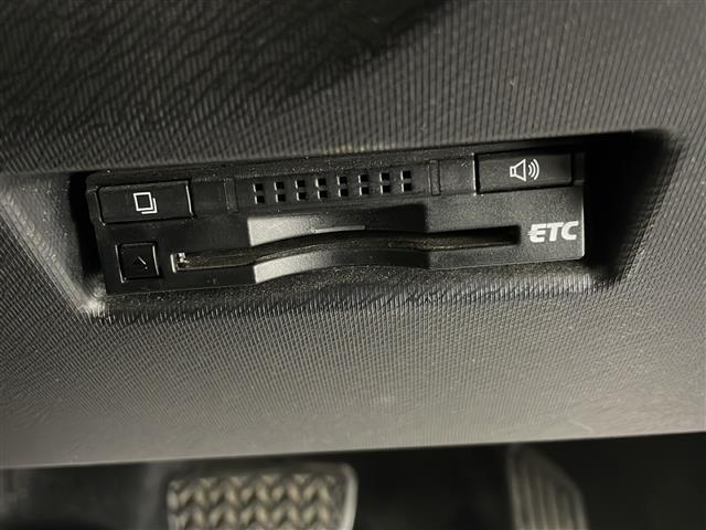 アクア S 禁煙車 純正ナビTV バックカメラ シートヒーター オートエアコン WSRSエアバック ABS リモコンキー ウインカードアミラー 電動格納ミラー ドアバイザー フロアマット ピアノブラックパネル(11枚目)