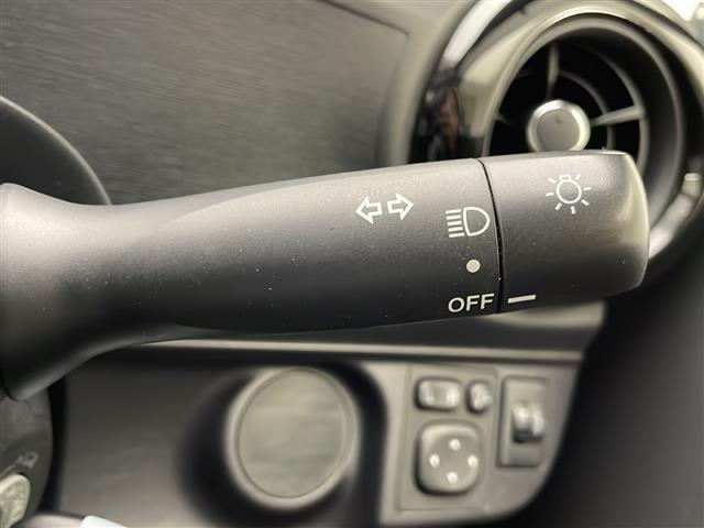 アクア S 禁煙車 純正ナビTV バックカメラ シートヒーター オートエアコン WSRSエアバック ABS リモコンキー ウインカードアミラー 電動格納ミラー ドアバイザー フロアマット ピアノブラックパネル(15枚目)