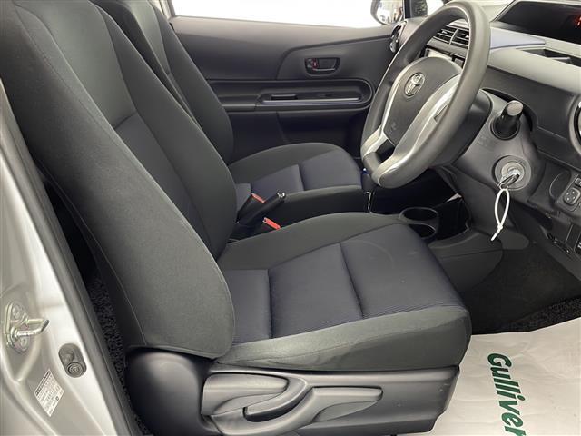 アクア S 禁煙車 純正ナビTV バックカメラ シートヒーター オートエアコン WSRSエアバック ABS リモコンキー ウインカードアミラー 電動格納ミラー ドアバイザー フロアマット ピアノブラックパネル(19枚目)