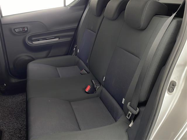 アクア S 禁煙車 純正ナビTV バックカメラ シートヒーター オートエアコン WSRSエアバック ABS リモコンキー ウインカードアミラー 電動格納ミラー ドアバイザー フロアマット ピアノブラックパネル(22枚目)