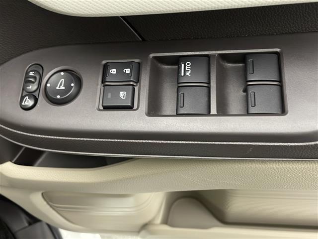 N-BOX G・Lホンダセンシング 禁煙車 純正ナビ 衝突軽減ブレーキ モデューロアルミホイール コーナーセンサー クルーズコントロール アイドリングストップ 片側パワースライドドア 横滑り防止装置 車線逸脱警報 ステアリングスイ(17枚目)