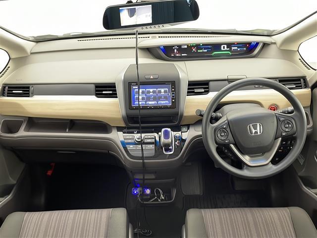 フリードハイブリッド ハイブリッド・Gホンダセンシング ワンオーナー 禁煙 ホンダセンシング 純正7インチSDナビ フルセグTV CD DVD バックカメラ 両側パワースライドドア LEDヘッドライト ビルトインETC スマートキー2個 保証書 取扱説明書(2枚目)