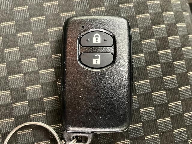 アクア クロスオーバー　グラム　禁煙　トヨタセーフティーセンス　パーキングサポートブレーキ　クリアランスソナー　純正９インチＳＤナビ　フルセグＴＶ　バックカメラ　ハーフレザーシート　前後ドライブレコーダー　ビルトインＥＴＣ　ナビ取説（33枚目）