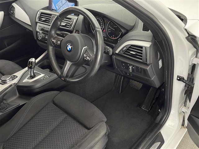 1シリーズ 118i Mスポーツ 禁煙車 純正ナビ バックカメラ ステアリングスイッチ スマートキー スペア1本 電動格納ミラー アイドリングストップ フロアマット アルミホール コーナーセンサー(19枚目)