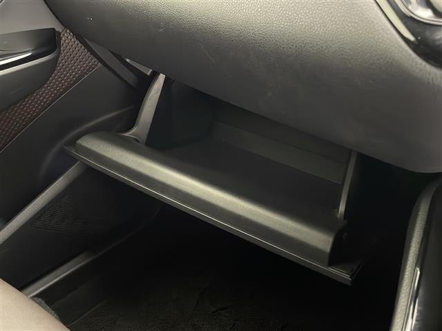 Ｃ－ＨＲ Ｇ　禁煙車　純正９型ナビ　ＣＤ　ＤＶＤ　ＢＴオーディオ　フルセグＴＶ　ＨＤＭＩ　バックカメラ　レーダークルーズコントロール　電子オートパーキング　ブラインドスポットモニター　クリアランスソナー　ＥＴＣ（16枚目）